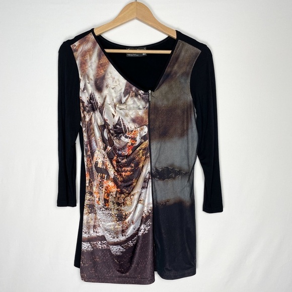 Tango Mango black sz. S geometric patterned top with zipper and mesh details - Picture 1 of 7